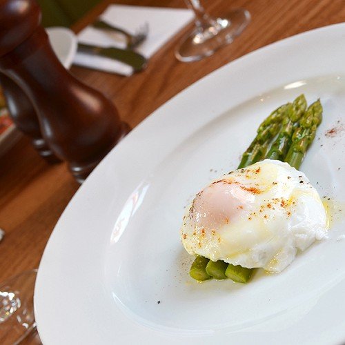 Traditional but contemporary hotel with 26 en suite bedrooms. Modern bistro, continental cafe bar and bar. If you haven't been yet, what are you waiting for?