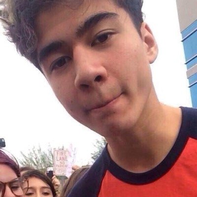 This is a free follow from @irwinskulls, so please go follow her