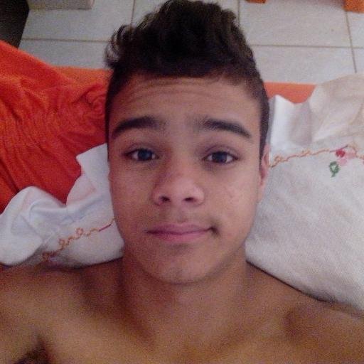 sou lindo rsrs chato BoyPollover curto Rap sou Skatista a 1 ano e meio e odeio Funk