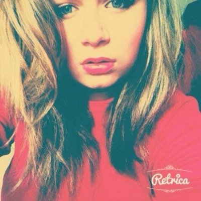 100% Follow back :D hello my name Mélissa, I am 15 years and a love it One direction
✌️