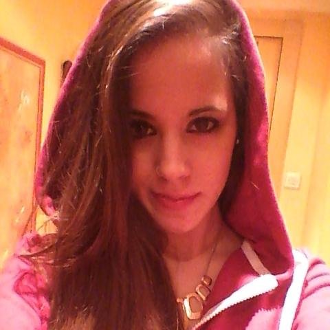 IsaCoredSanz's profile picture. When everything's wrong, you make it right.