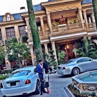 Motivating, Promoting and Showcasing Young Success Contact for Features: dreamsexpensivetaste@gmail.com