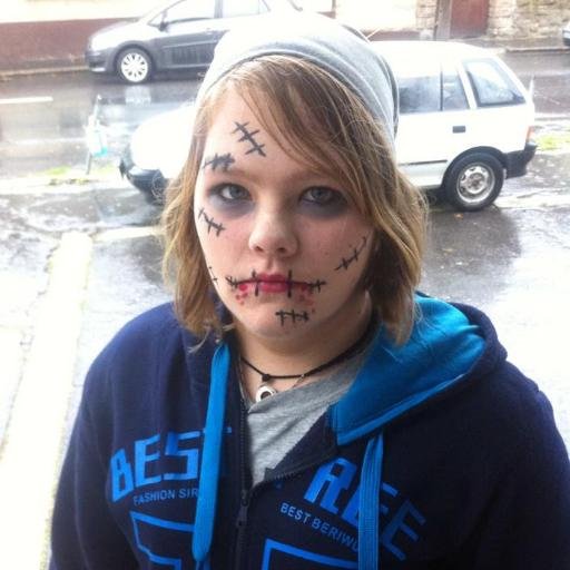 timci98's profile picture. én egy rapper csajszi vagyok akinek nagy a szája és egyéni a stílusa