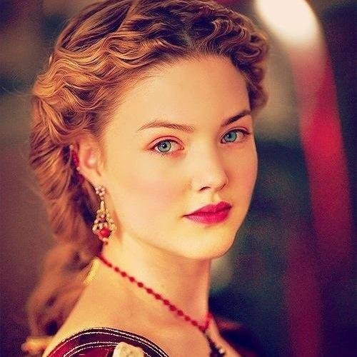 KingdomsBeauty's profile picture. 'There must be more than this provincial life...' | I only desired one rose, and now I lost it all... #MedievalRPG