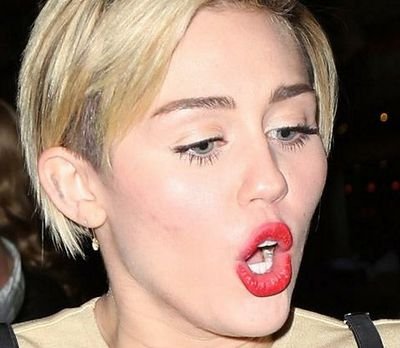 Não deixa o twerk morre, não deixa o twerk acabar, Miley foi feita de twerk,twerk  pra gente twerkaa