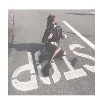 Bisexual. ¿Mal caracter? Quizás. No nací para ser perfecta, pero mira tú, lo soy. Tus razones para odiarme seran muchas, pero para amatme mas. (FreeRP +18)