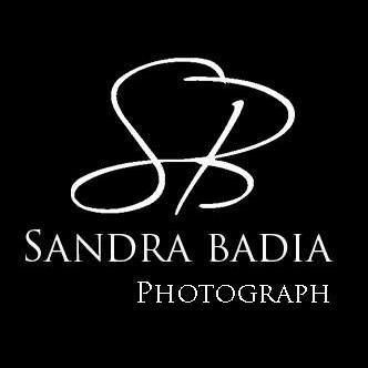 Fotógrafa profesional, especializada en reportajes de bodas, books, moda, bebés y... lo que me pidas fotografiar!