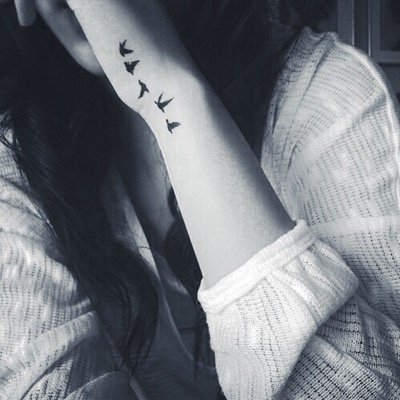 ☾@itchingscars is my girl☽