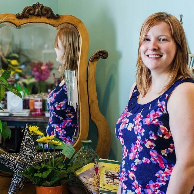 FloralReefDes's profile picture. Floral Reef Designs a Flower and Gift shop in North Gower, Ontario.