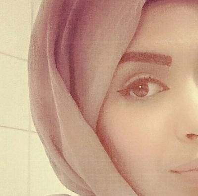 hi am nahla  :)  from tripoli libya , i just tweet my thoughts ;) follow me plz