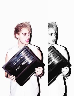 FREE FOLLOW :-) PLEASE FOLLOW @Aisha5sosAtlSws xx