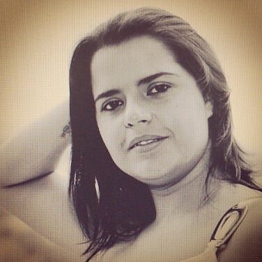 carina_nc's profile picture. Si no entiendes una mirada, tampoco entenderas una larga explicacion....