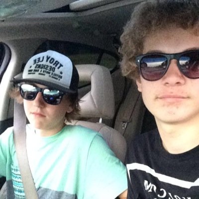 hfoss832's profile picture. 