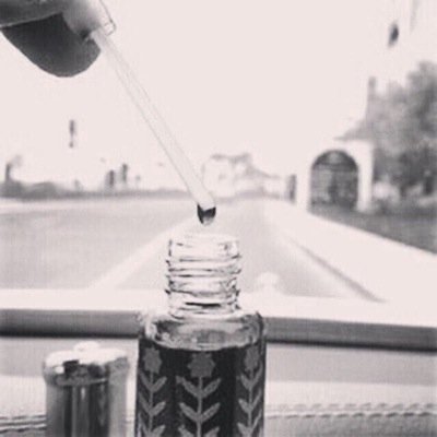 احنا تعاملنا مع الناس بالطيب والمحترم يفرض علينا احترامه واللي مشى مع سكة الشك والريب نقول روح ورافقتك السلامه ،،