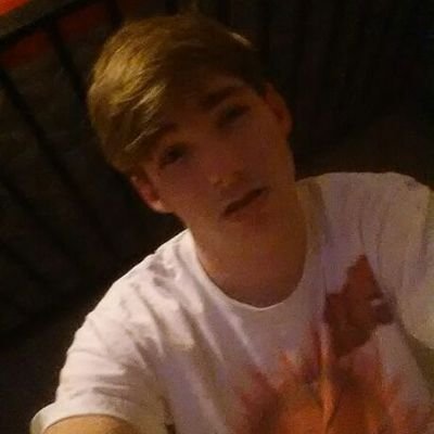 Instagram: Austinthekid15 KiK: Adavis2015 Snapchat: bamaman327