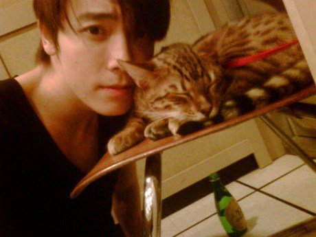 Super Junior's @donghae861015's parody♡ ©1986