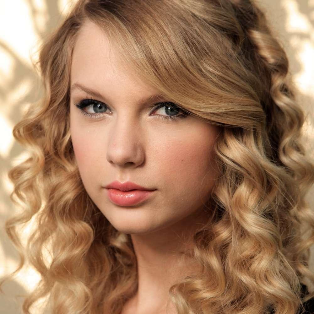 You are lucky enough to be different, never change. ~Taylor Swift #taylorswift