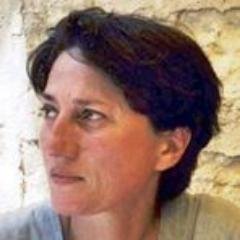Je vulgarise, je démocratise les technologies de l'information et de la communication.
Passeuse de mots, de mode et de modèles à l’ère du numérique