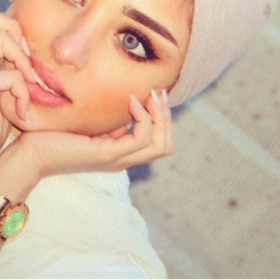 33Roody's profile picture. ‏ٱغرد بممَا يروق لي وليس بما يحگي واقعي ، متفائلہ بـ ان غدا هو ﺂلٱجمل ، بسيطہ جدا ، لٱأحتاج للگثير گي أبتسم ، مصدر سعادتي : عائلتي وهوا وصديقاتي  ..♡♡♡')