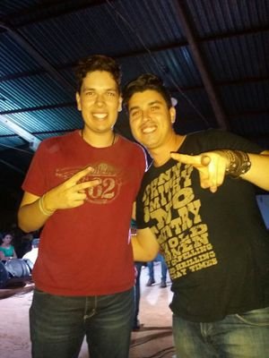 Nada se compara a teu sorriso. Nem o mais lindo diamante tem o brilho do teu olhar. since: 18.04.2013