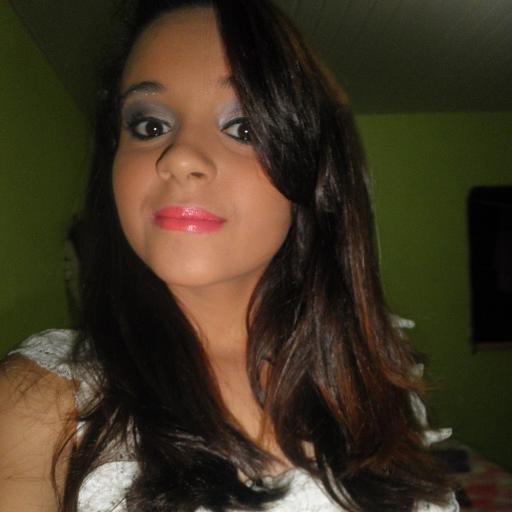 Karol Aquino, defino meu estilo musical como pop, rock e mpb clássico. Sou estudante e adoro cantar em público. haaaa... E também sou fãn da Diva @iveteS ;)