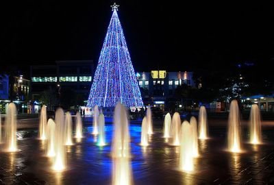 HamzXmasTree's profile picture. Im getting ready to get my baubles out!