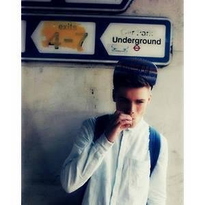 V4lentinDouille's profile picture. 12. Me gusta leer para olvidarme de la realidad. Bieber.