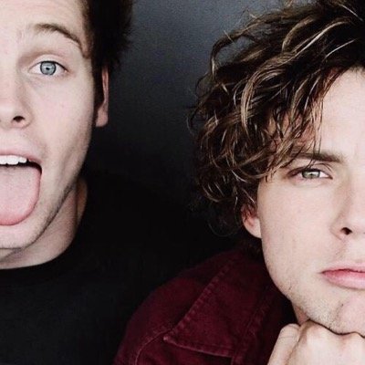 go follow @lukeysIipring !!!!!!!!!!!!