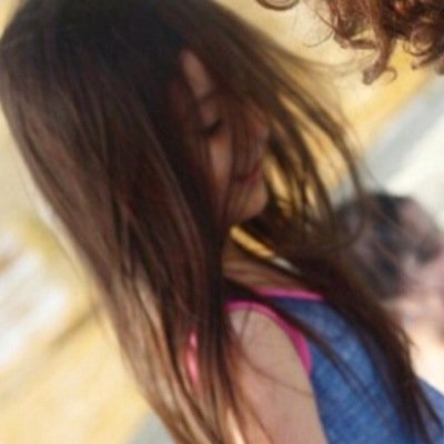 مُمتلئه بأشياء لايعرفها احد وفوضى داخليه🎶.