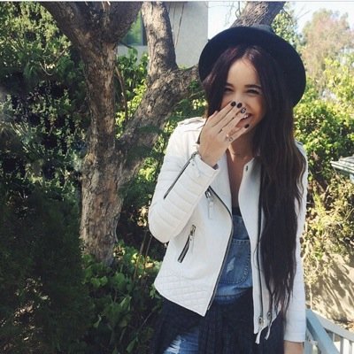 ✧ kiss me underneath the mistletoe ✧