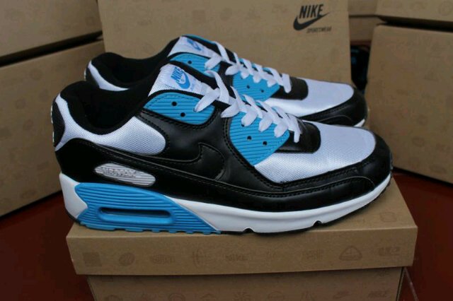 Dina star shoop melayani pembelian sepatu,baju,kaos jersey,  tas Dan oriflame minat hub:082298042699 pin:27daaf35