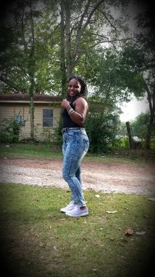 check the tv!!!! Gotta dollar and a dream,, are you with me?? tryna make something outta nothing   im young & having fun ✋