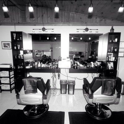 Barbiere hair is a high-end gentleman barbershop located in the heart of Washington County. we specialize in straight razor shave and men's haircuts.