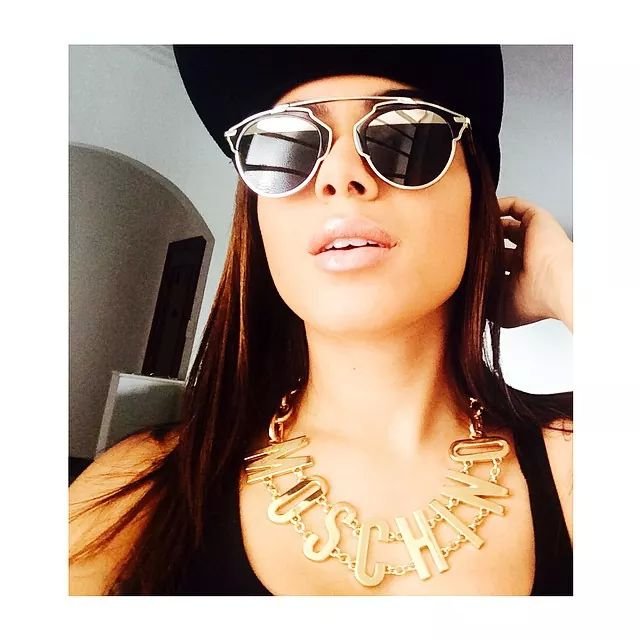 o amor de fã é um amo especial,incondicional,e lindo! voce e minha diva,minha idola,quero te ver feliz,te er sorri,pq ter ve sorri,me faz sorri @anitta_oficial