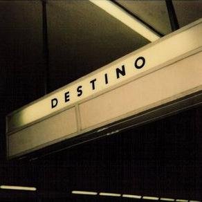 Compartamos Poesía, elijamos que nuestro destino nos hable en verso.