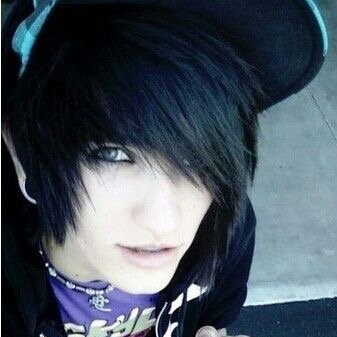 Hey Wassup'.My Gf Is _Savvy_Bitch_.My Kik User Is 66_EmoGuy_66