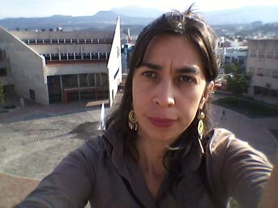 Apasionada por la Historia de los pueblos afrodescendientes del continente americano.
Preocupada y ocupada de intervenir contra la discriminación.