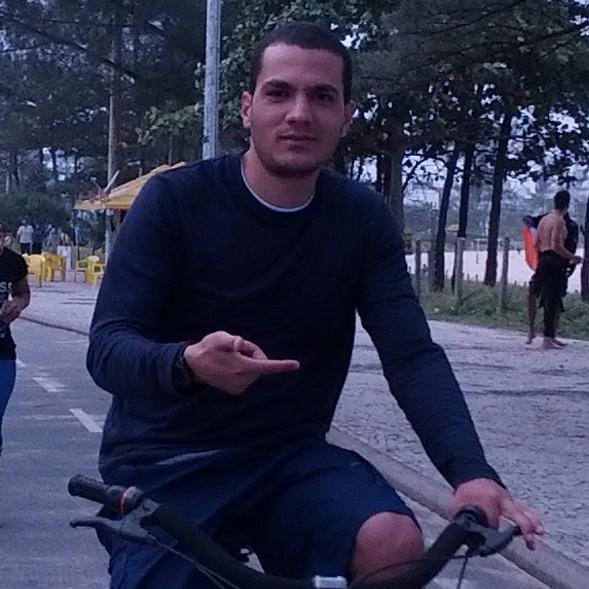 assisv's profile picture. 