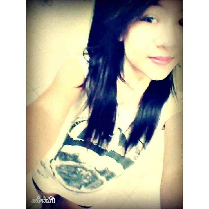 A menininha inocente que assim como vc ..'' tbm erra ''