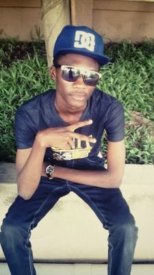 eljasty's profile picture. em jst a normal guy lookin 4 fwends