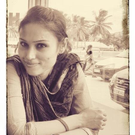im a gal who mends others' teeth for a living,crazy about books,bags,shoes,love n life...