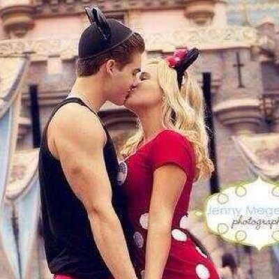 send the people you ship together in dms and we'll tweet it...prertt self explanitory.. (FL)