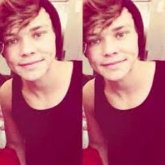 Please follow @Sunflowerayban and @MahubayCalum they gave you this free follow :) tysm love you 3