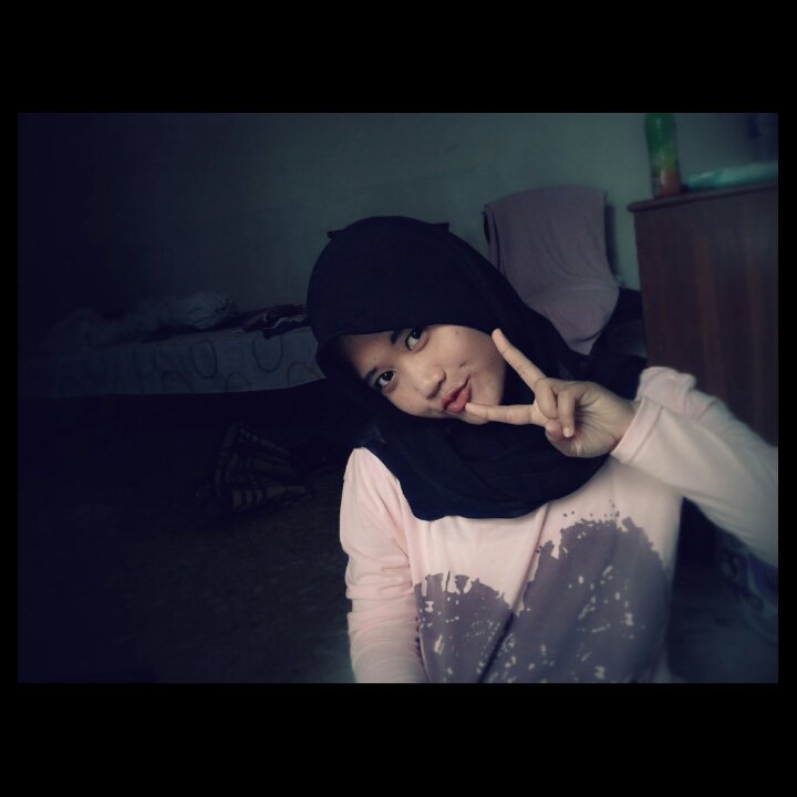 annisacandra2's profile picture. 