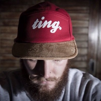 Paul David Harmer. Born Aylesbury now lives in bexhill town. Barber and beard lover ! Instagram! @paulyharmer
