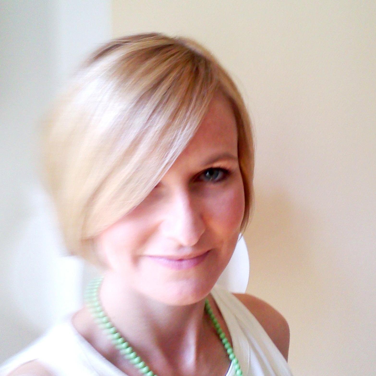 Marketing Expert @Capgemini for Telecoms, mom of 2, yoga & tennis lover, wife of an amazing infectious disease paediatrician