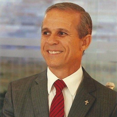 Servo do Senhor que escolhido como Pastor no distrito Alvorada I - Associação Central Amazonas. Casado com Rita Pereira Lima. Pai de André Luiz Lima Filho.