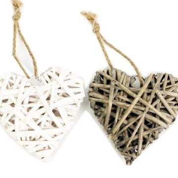 Meraki London specialises in shabby chic décor, creations and events and centres on doing all we do with soul, creativity and love. Founded by Tarryn Fouche.
