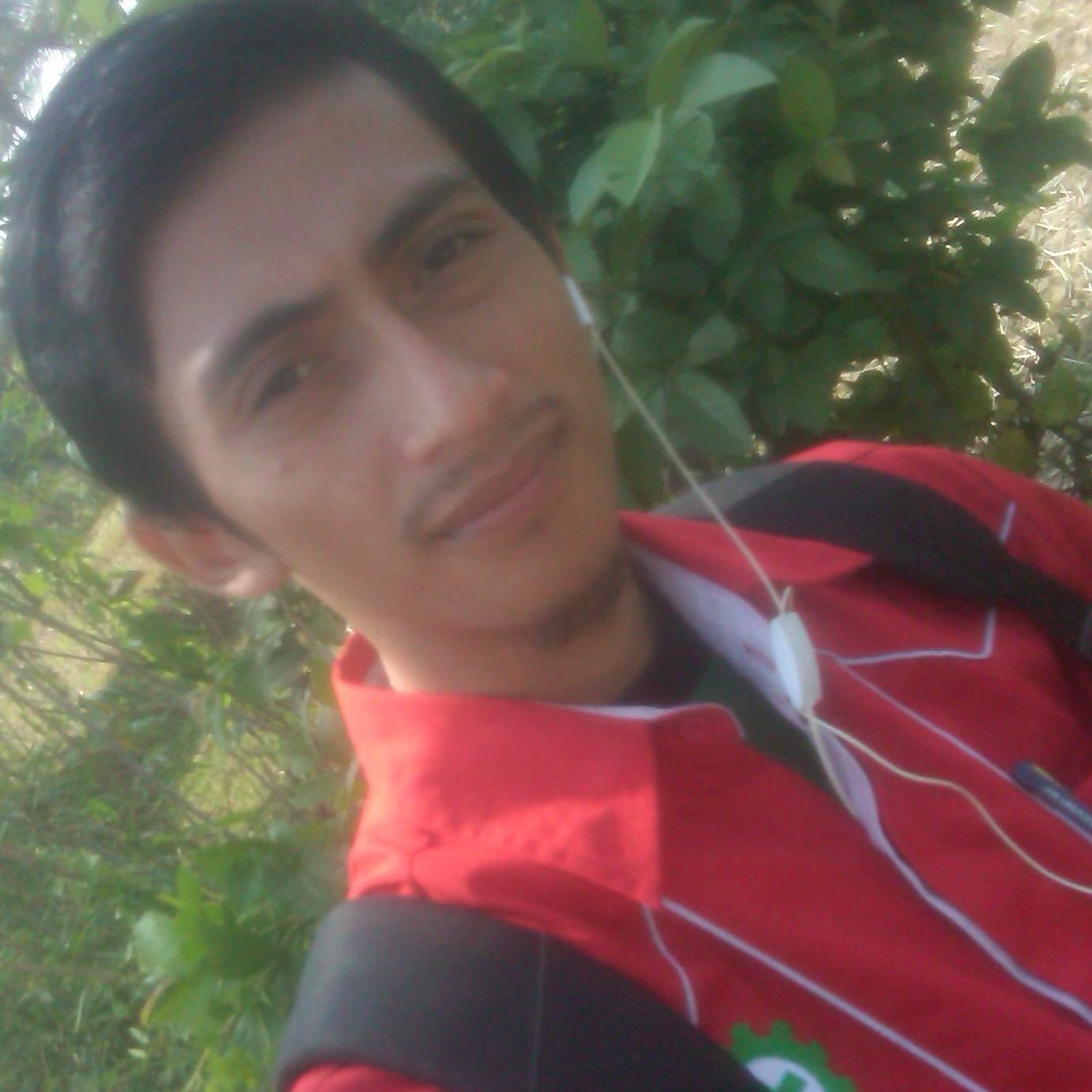 Rezzaos's profile picture. }Bayarlah listrik sebelum tanggal 20 sebelum petugas PLN melakukan pemadaman sementara{☺