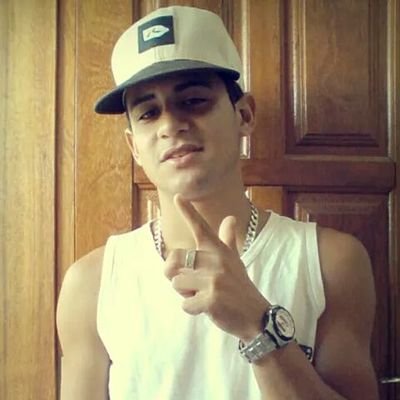 o sol nasce para todos , mais para poucos ele ira brilhar todos nascem com um dom, mais poucos saberão usar  ♪ ♫